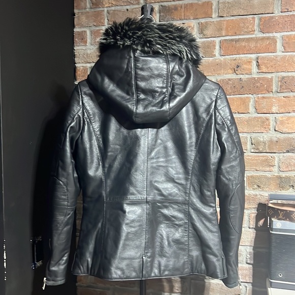Fadcloset Leather Jacket with Fur Hoodie - Picture 4 of 16